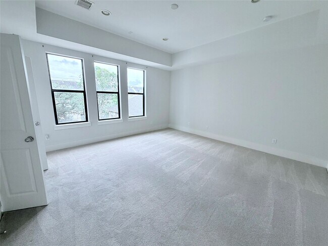 Building Photo - 2913 Leeland St