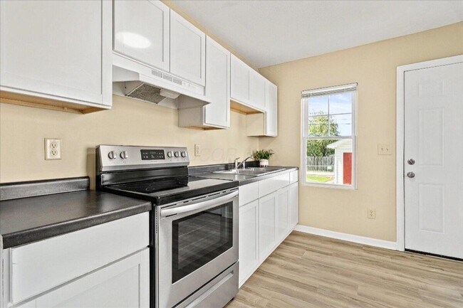 Building Photo - 2593 Osceola Ave