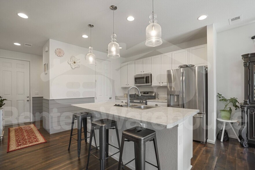 Building Photo - 22150 E Mansfield Pl