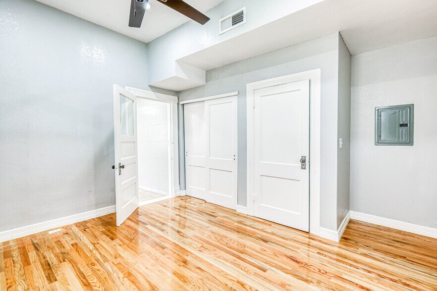 Building Photo - 1123 N El Paso St