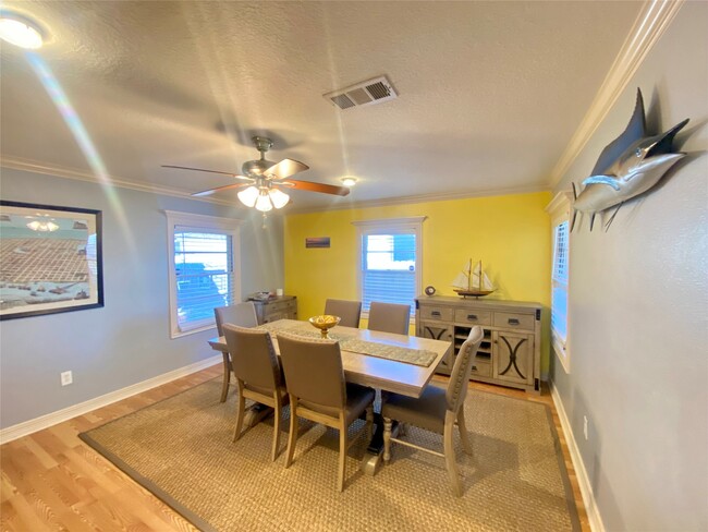 Building Photo - 1311 Milam Dr