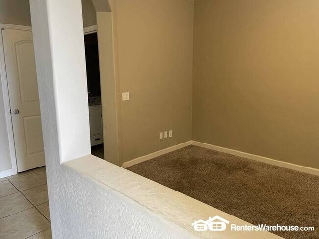 Building Photo - North Phoenix Beauty 4bed + den 3bath clos...