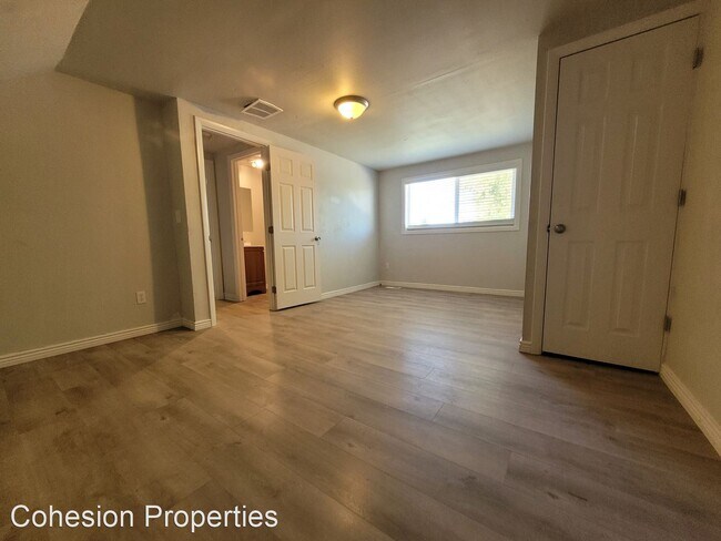 Building Photo - 4 br, 2 bath House - 10177 W Canterbury Dr