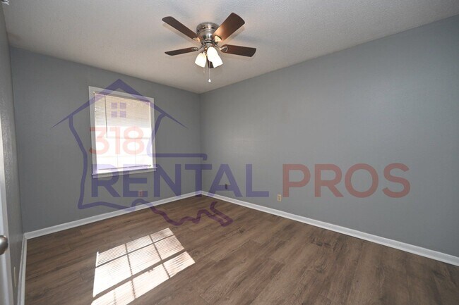 Building Photo - 2207 Lily Dr