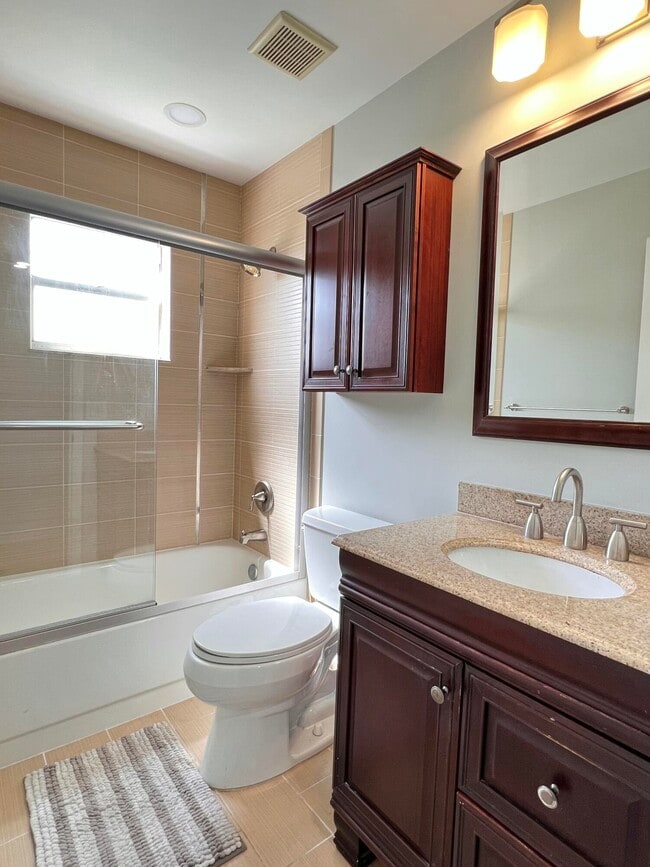 Building Photo - 698 Normandy Ln