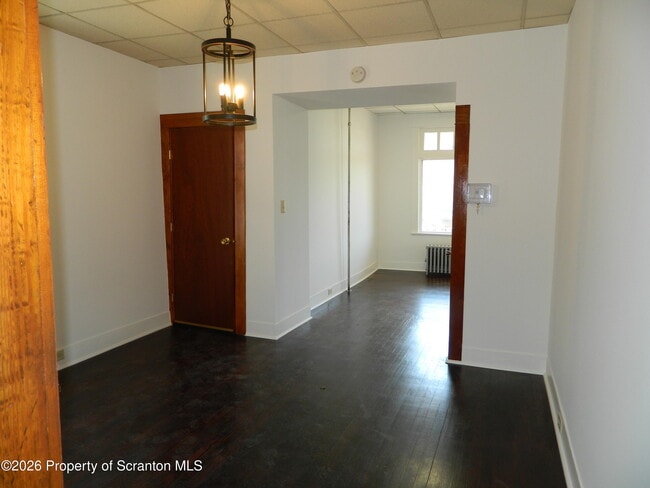 Building Photo - 127 E Pine St