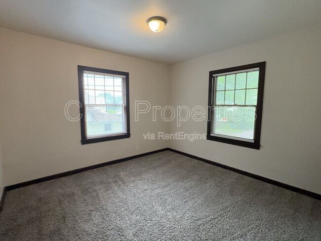 Building Photo - 112 N Green St