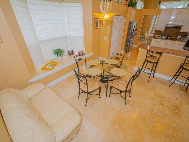 Building Photo - 20107 Ocean Key Dr