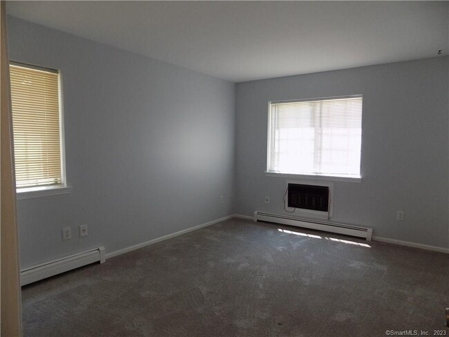 Building Photo - 25 Canterbury Ct