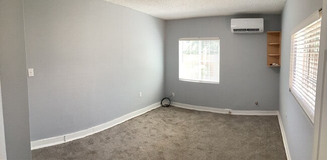 Building Photo - 14602 Portland Ave SW