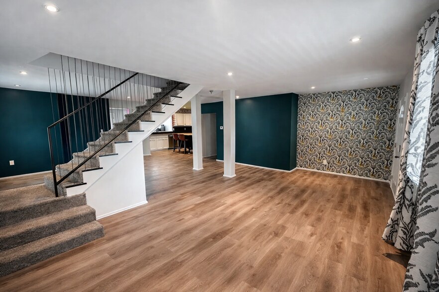 Building Photo - 421 N Ohio St