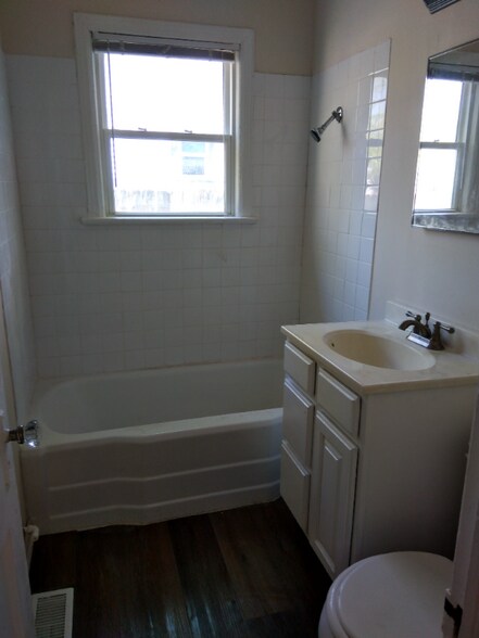 Building Photo - 3415 E Bayley St
