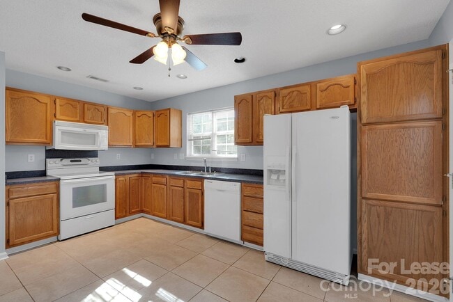 Building Photo - 6340 S Bend Ln