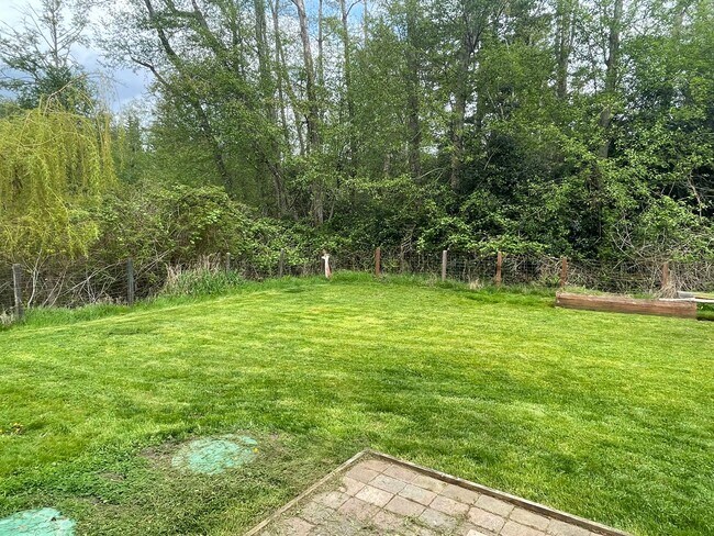 Building Photo - Private Langley Home Only Minutes From Downtown!