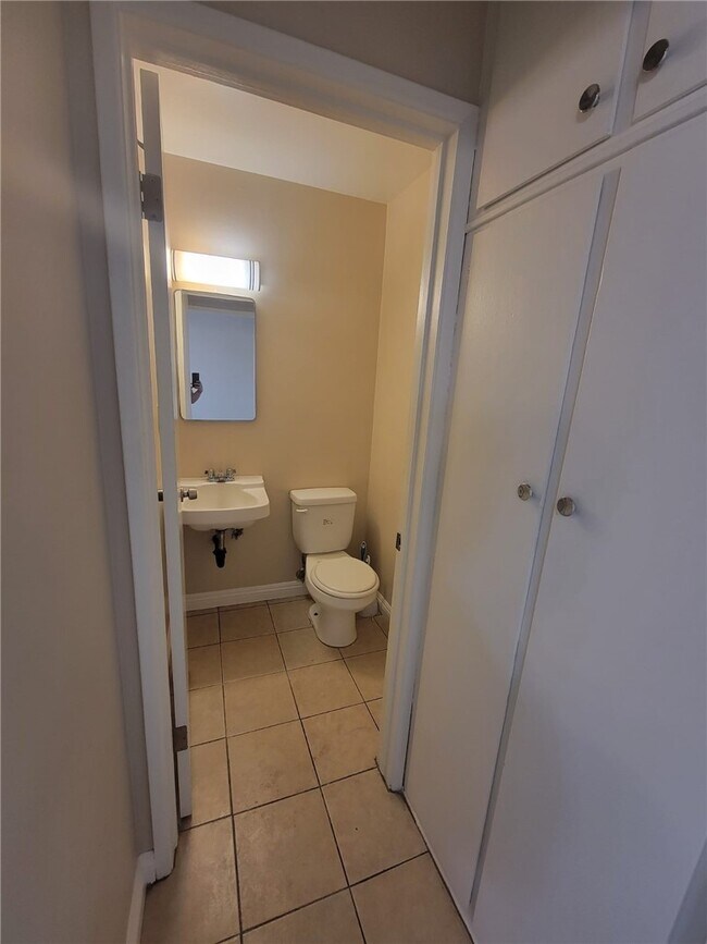 Building Photo - 4505 Canoga St
