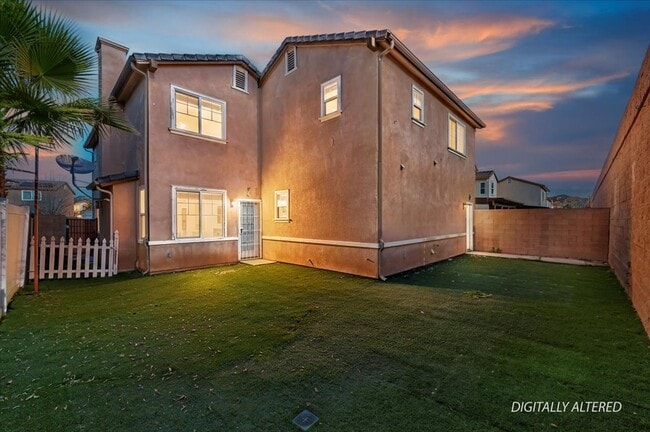 Building Photo - ***MOVE IN READY*** Home in a Gated San Bernardino Community