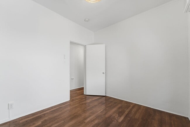 Building Photo - 408 N Spaulding Ave