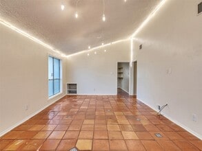 Building Photo - 22538 Market Square Ln