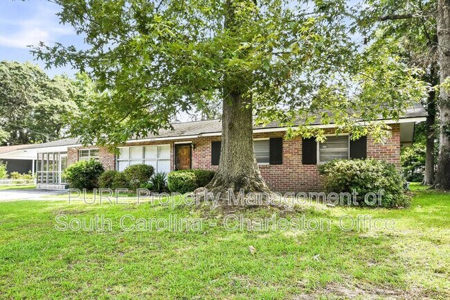 Building Photo - 628 Constant Dr