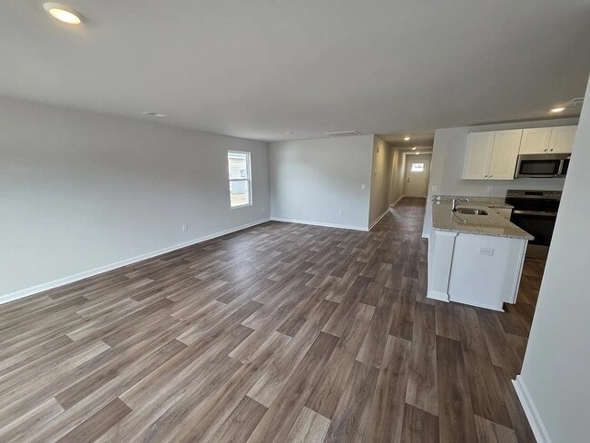 Building Photo - 532 Runaway Train Dr