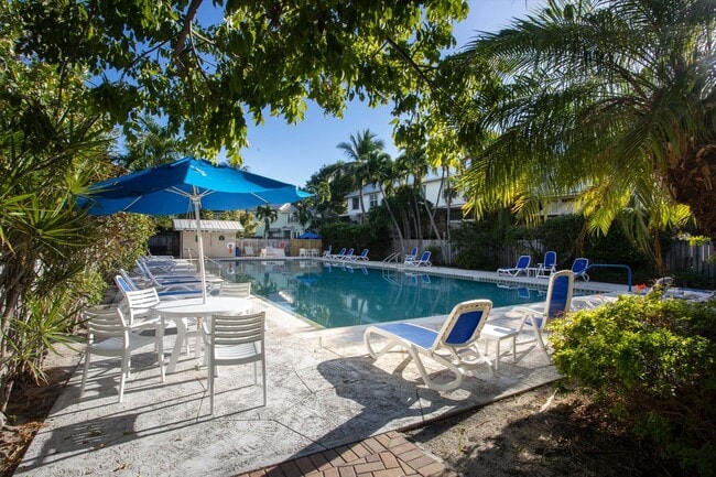 Building Photo - Spacious 3 Bedroom Townhome Available Now!