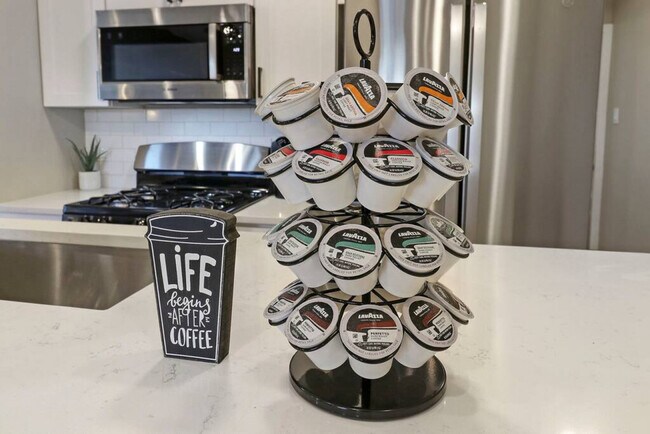 Building Photo - 5015 Main St