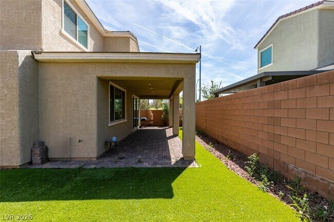 Building Photo - 6887 Crimson Horse Ct