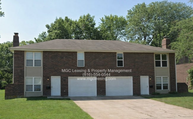 Building Photo - Raytown Duplex Available for Immediate Move-In
