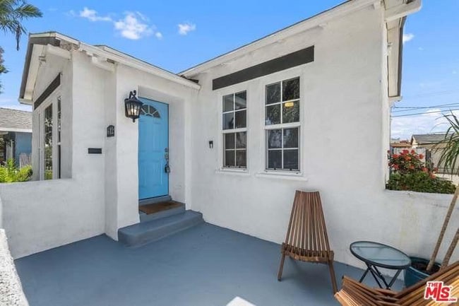 Building Photo - 612 W 105th St