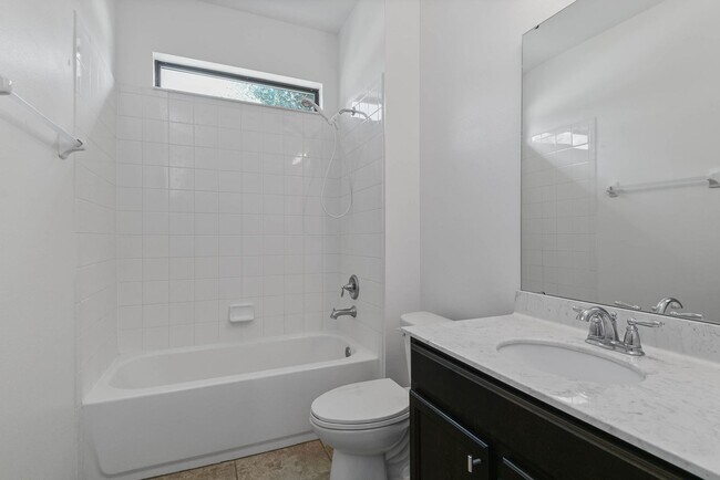 Building Photo - Stonewood Estates 4 bedroom home available...
