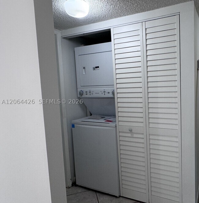 Building Photo - 9080 SW 125th Ave