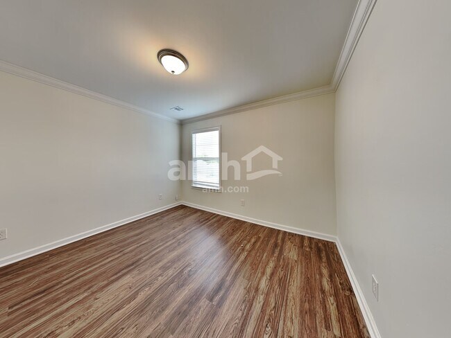Building Photo - 22 Willow Bend Dr