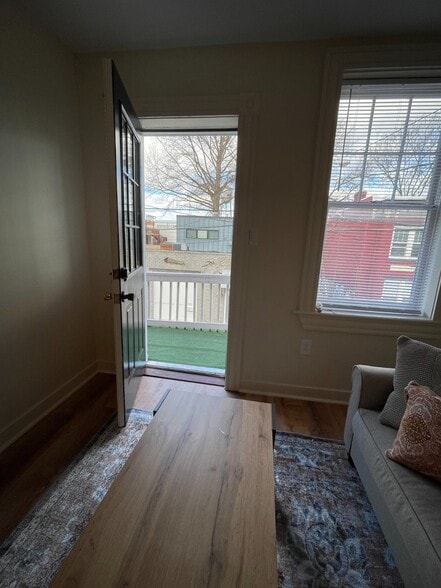 Building Photo - 411 Gilmer St
