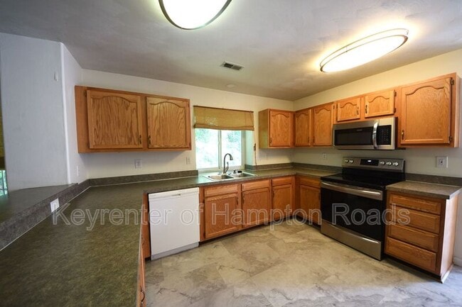 Building Photo - 1109 Lady Ashley Dr