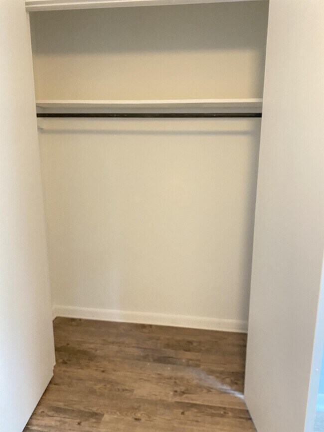 Building Photo - 18272 Sidney Ave