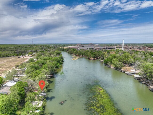 Building Photo - 1015 Reiley Rd