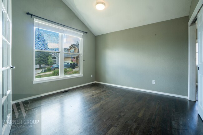 Building Photo - 7645 Hollandale Dr