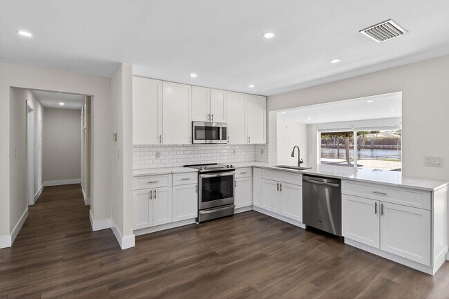 Building Photo - 122 Arlington Pl