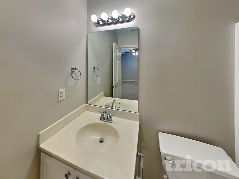 Building Photo - 4805 Canipe Dr