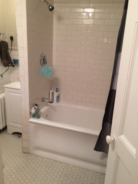 Building Photo - 16 River St