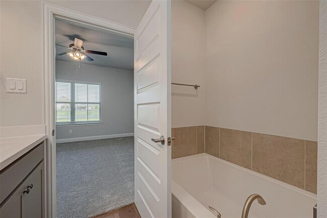 Building Photo - 429 Aurora Creek Ln