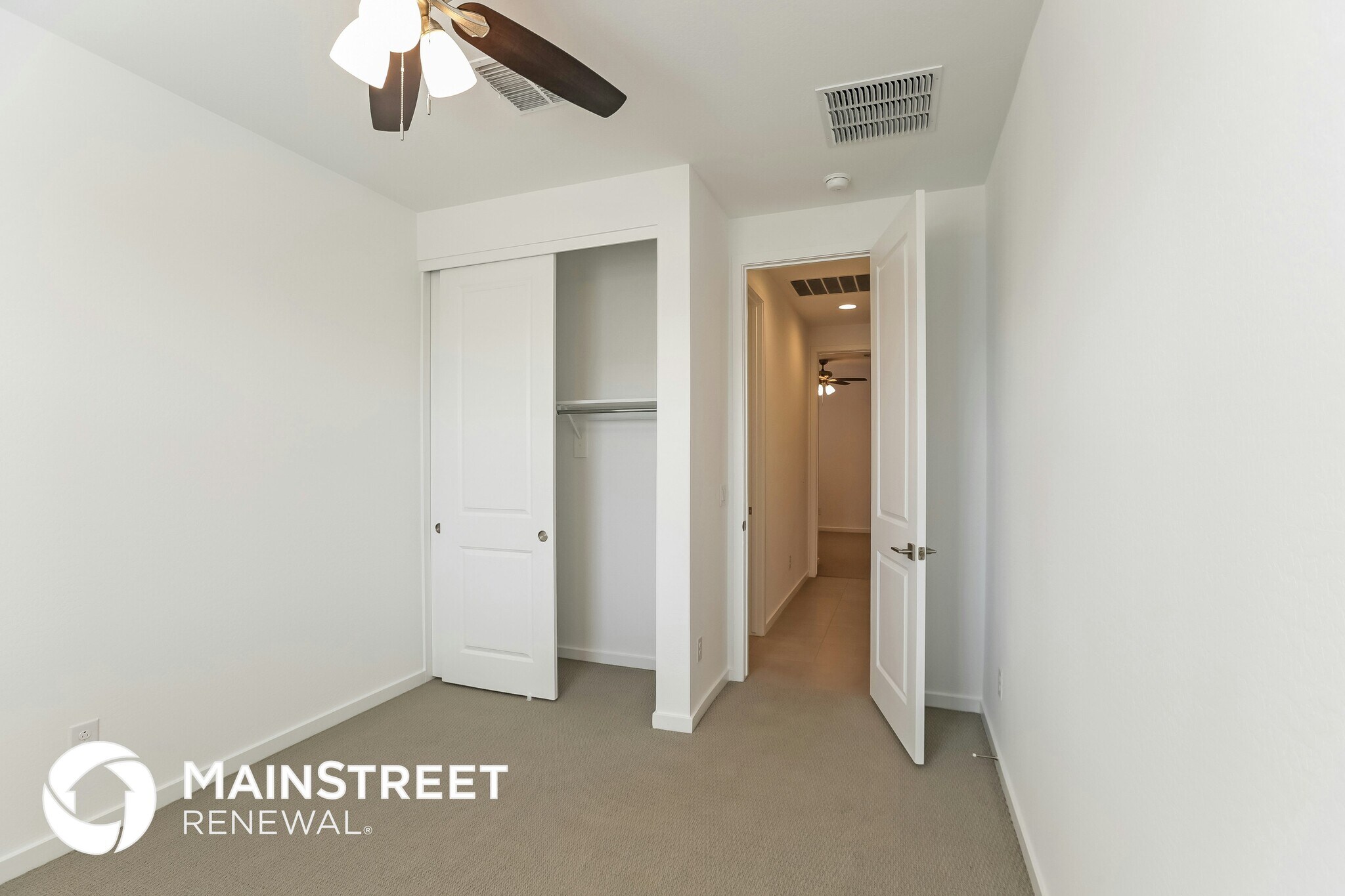 Building Photo - 10916 S 55th Ln