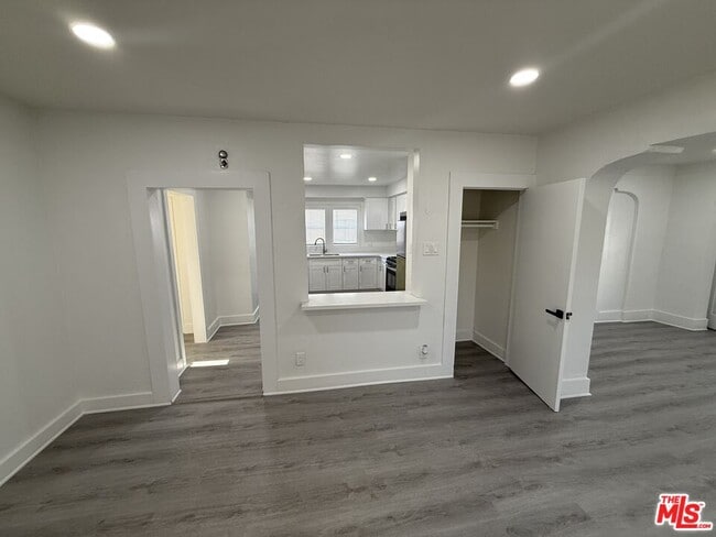 Building Photo - 1458 W 36th St