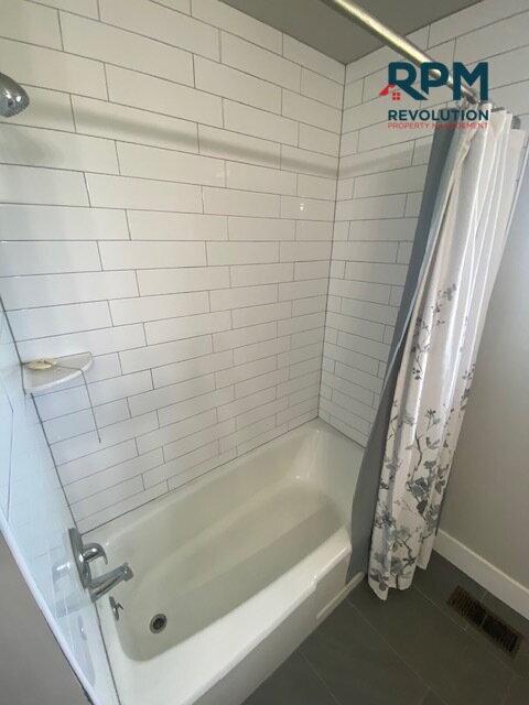 Building Photo - Charming 2-Bed in Washington Terrace