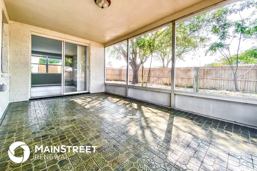 Building Photo - 9025 Collage Ln