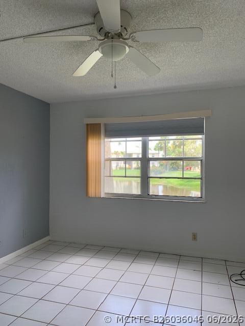 Building Photo - 1565 SE Royal Green Cir