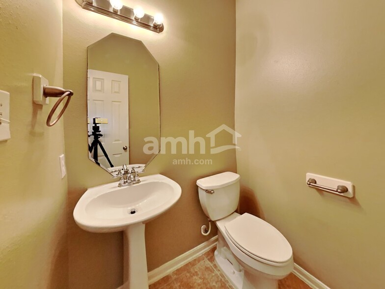Building Photo - 12919 Palm Leaf Ct