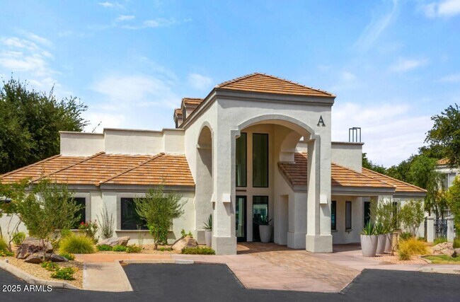 Primary Photo - 1250 W Grove Pkwy