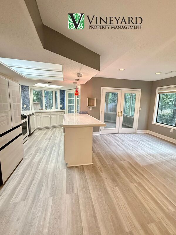 Building Photo - 1510 Oak Creek Dr