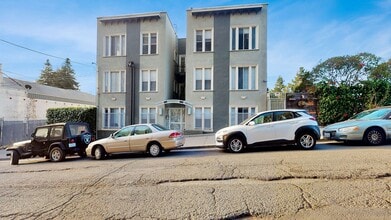 Building Photo - 547 24th St